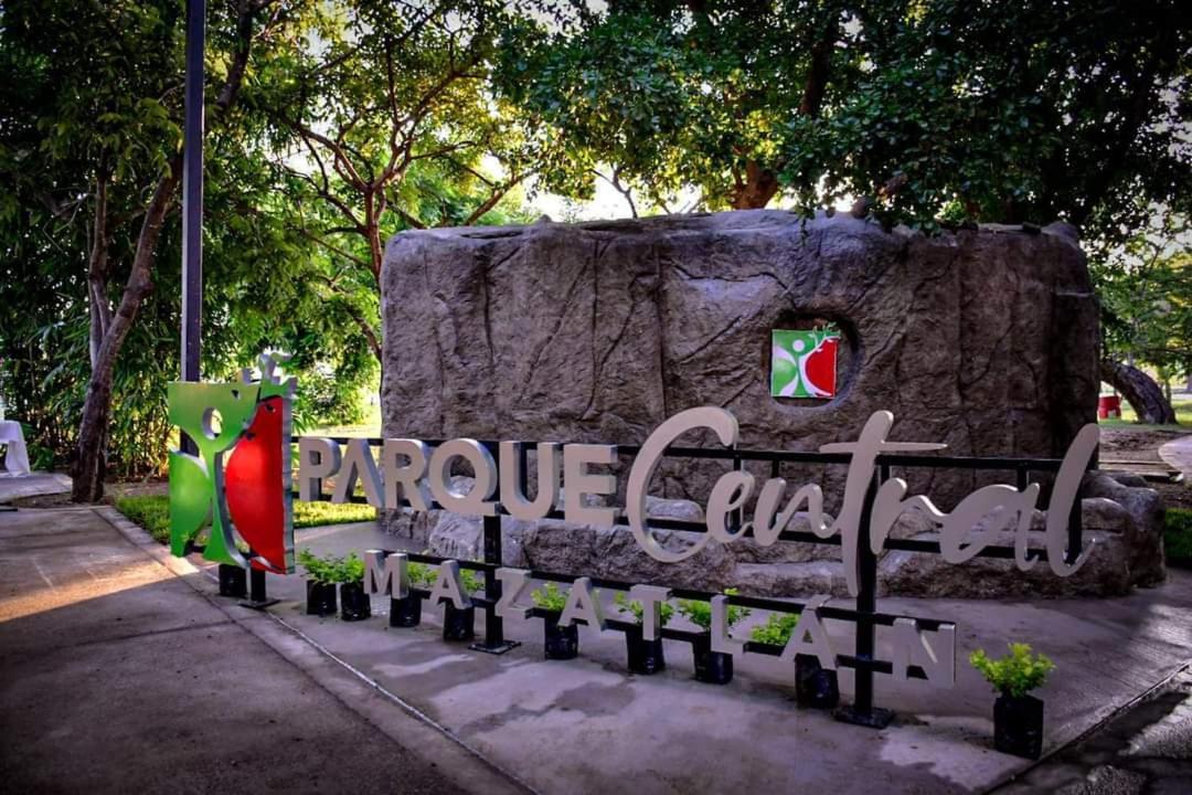 Estadio Beis Central Park Acuario マサトラン エクステリア 写真